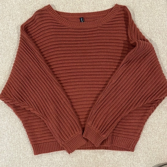 Rust colored sweater - Picture 1 of 1